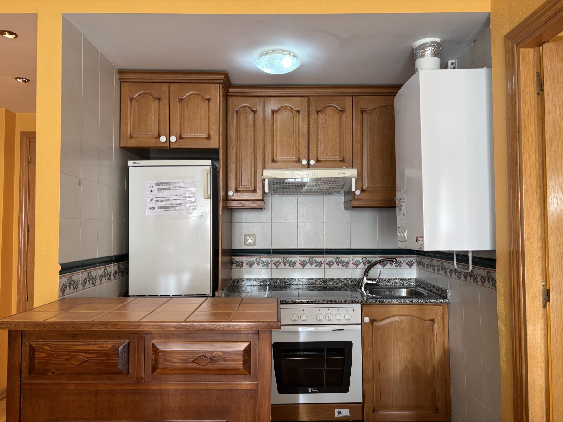 cocina americana de apartamento vacacional en el pueblo de cerler