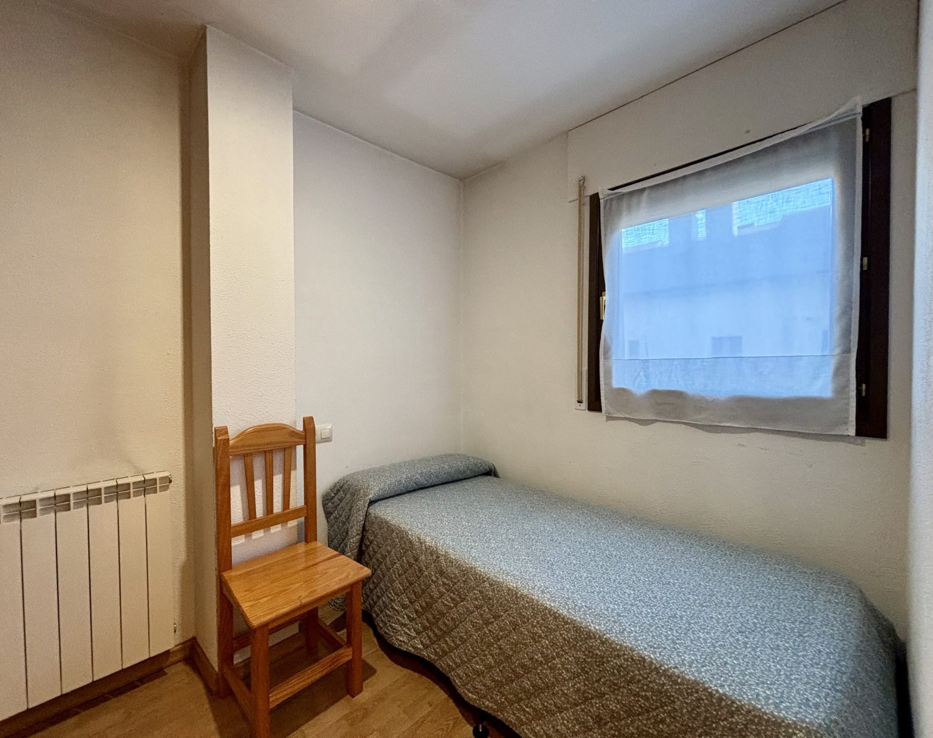 litera en apartamento vacacional con vistas a las montañas
